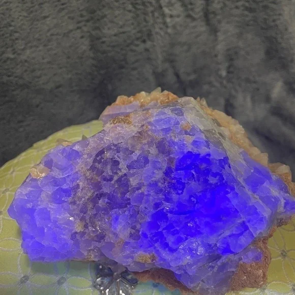 Raw crystal- large yellow tooth calcite FLUORITE W- purple UV 5”x5”x 3” - Picture 9 of 10